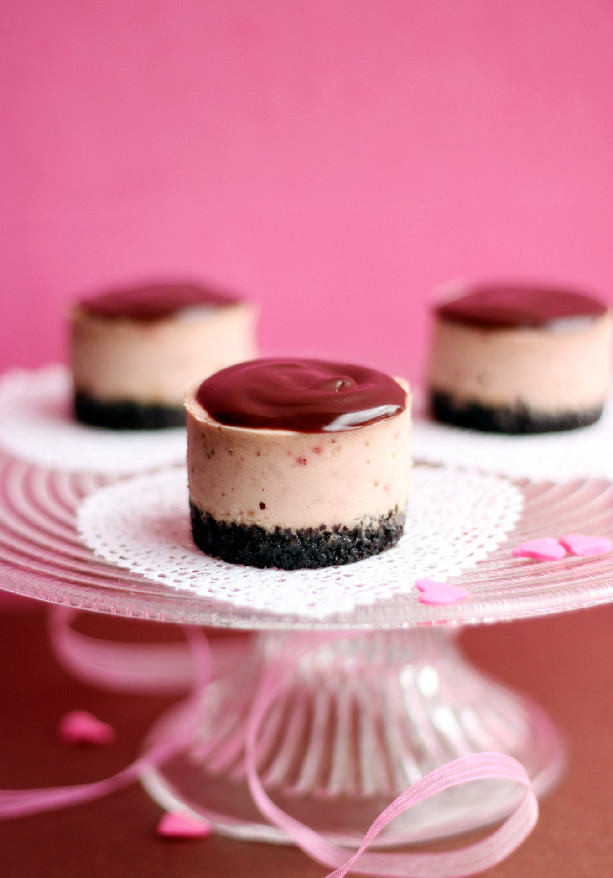 chocolate-covered-strawberry-cheesecake