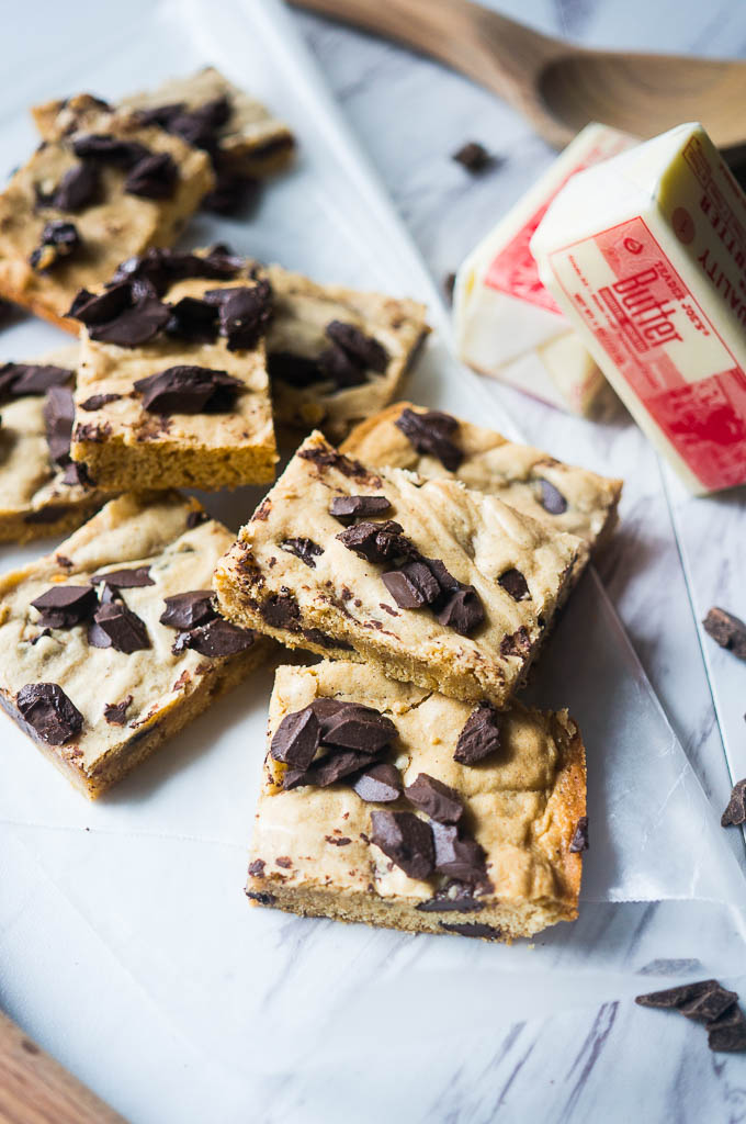 Brown Butter Chocolate Chunk Cookie Bars. Decadent and simple to make, these bars are sure to be a crowd pleaser that no one can pass up!