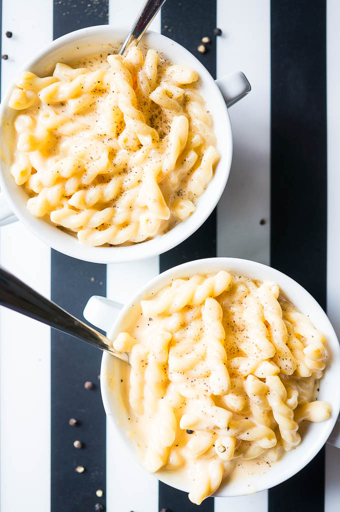 Pressure Cooker 10 Minute Easy Mac. Extra creamy, delicious, and cheesy, this homemade macaroni and cheese is the recipe to turn to for ultimate goodness.