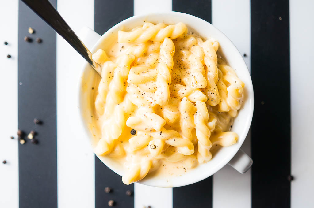 Pressure Cooker 10 Minute Easy Mac. Extra creamy, delicious, and cheesy, this homemade macaroni and cheese is the recipe to turn to for ultimate goodness.