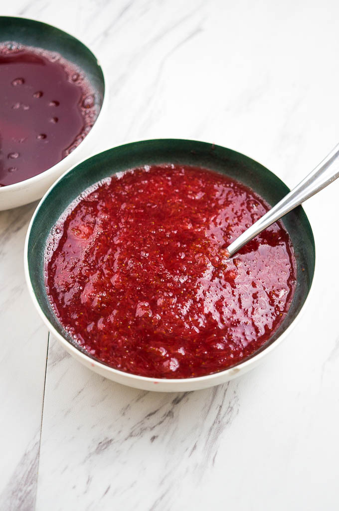 Pressure Cooker Strawberry jam cooks on high pressure for just 1 minute and gives you the most lovely fruity fresh jam!